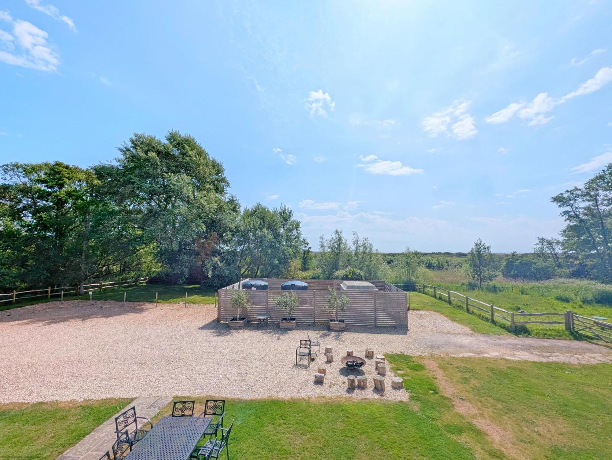 Priory Coach House - Church Norton เซลซี ภายนอก รูปภาพ
