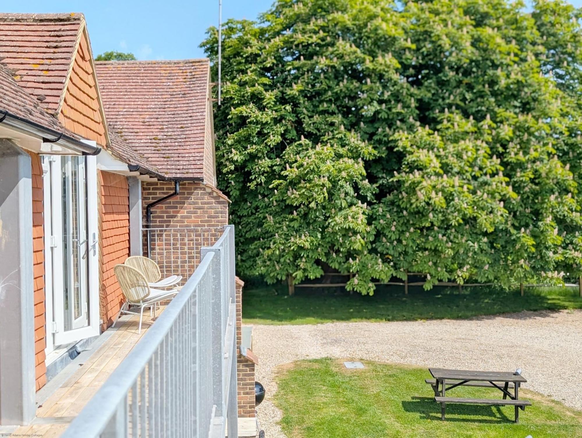 Priory Coach House - Church Norton เซลซี ภายนอก รูปภาพ