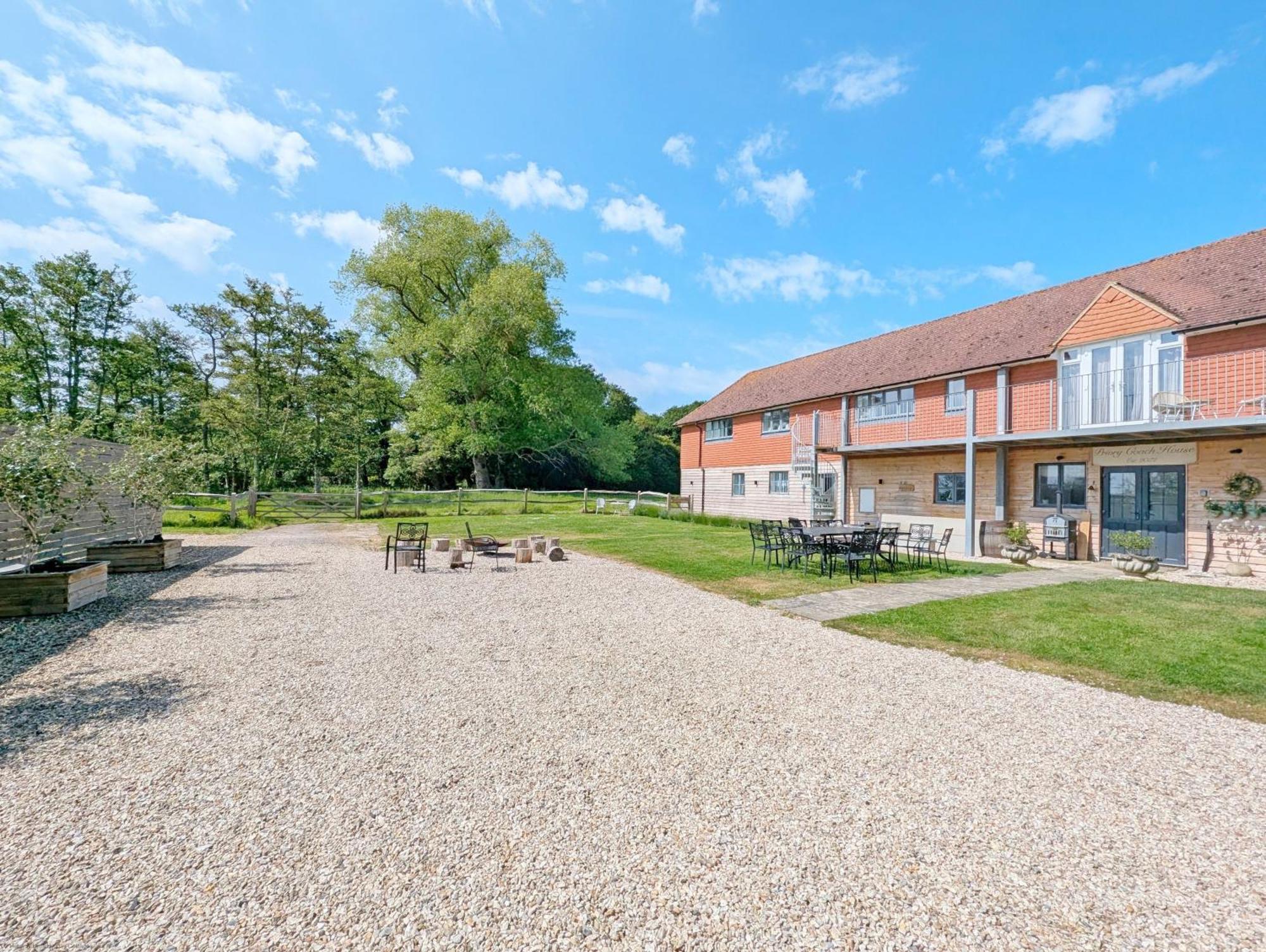 Priory Coach House - Church Norton เซลซี ภายนอก รูปภาพ
