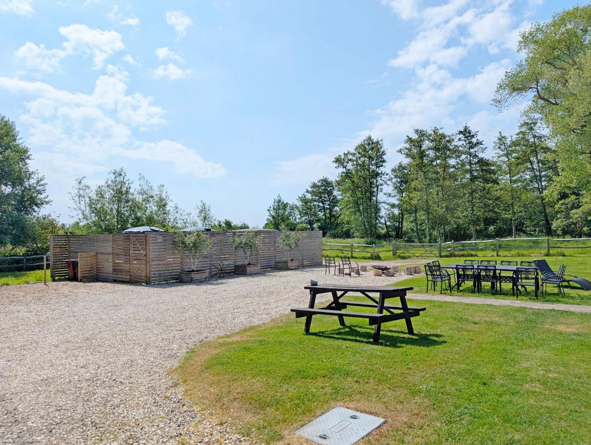 Priory Coach House - Church Norton เซลซี ภายนอก รูปภาพ